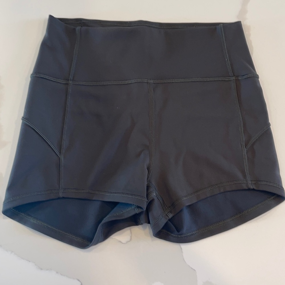 Lululemon shorts 2.5"